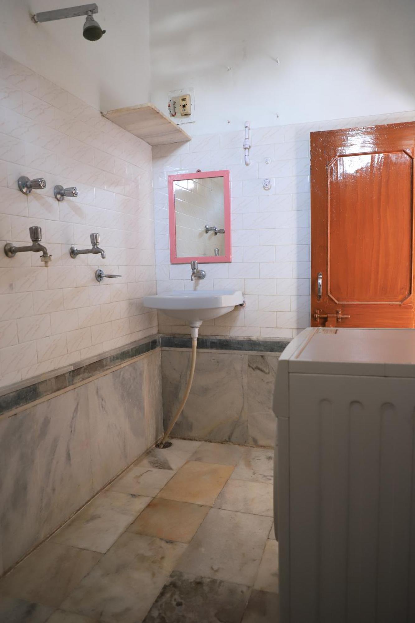 The Brahma Space Pushkar Zimmer foto